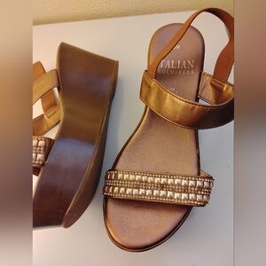 Italian Shoemakers Women's Metallic Bronze Wedges